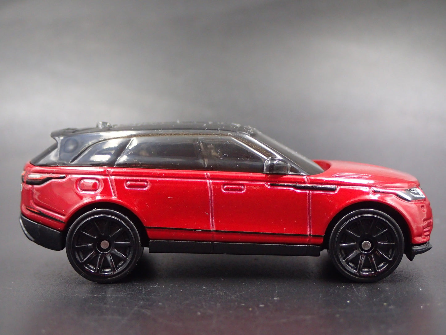 2017-2025 RANGE ROVER VELAR 1/64 SCALE COLLECTIBLE DIORAMA DIECAST MODEL CAR