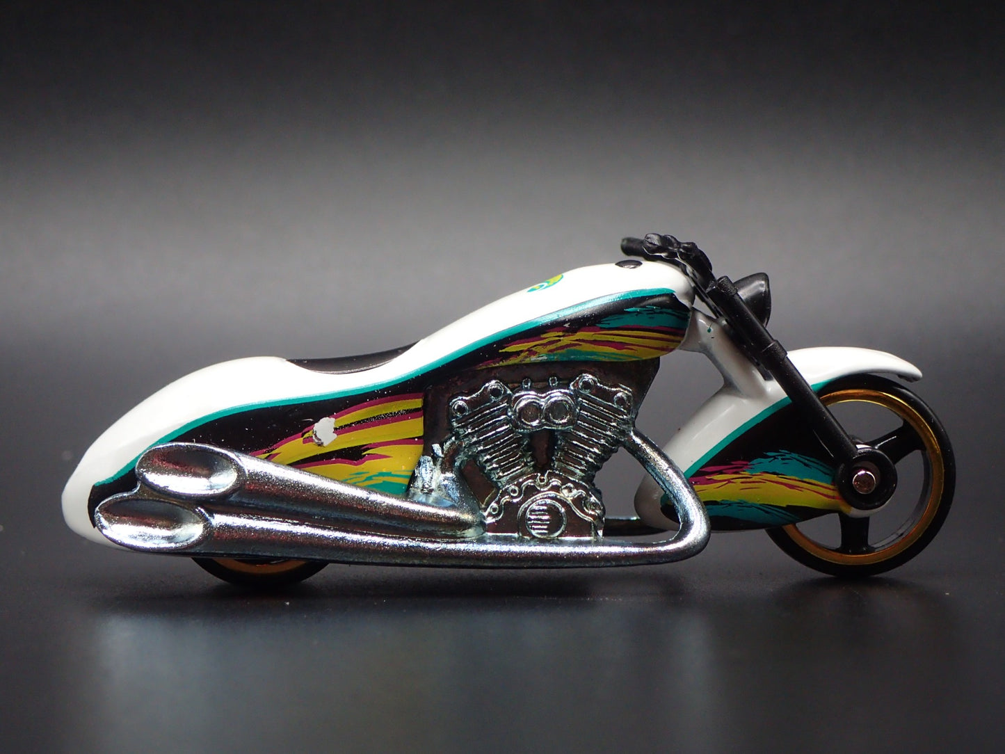 SCORCHIN SCOOTER MOTORCYCLE MERVYNS CA 1:64 HW SCALE DIORAMA DIECAST MODEL CAR