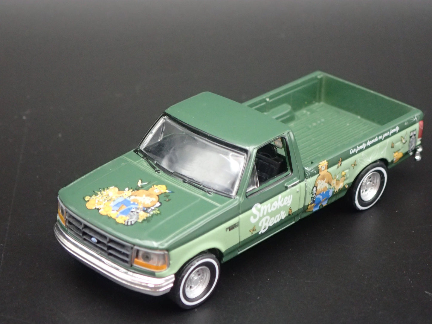 1995 95 FORD F250 PICKUP TRUCK SMOKEY BEAR 1/64 SCALE DIORAMA DIECAST MODEL CAR