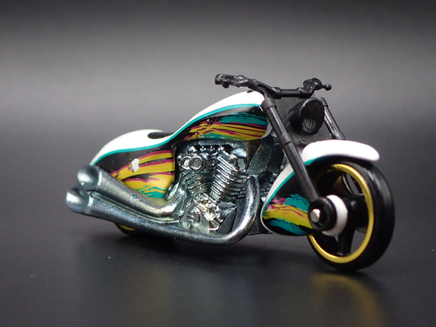 SCORCHIN SCOOTER MOTORCYCLE MERVYNS CA 1:64 HW SCALE DIORAMA DIECAST MODEL CAR