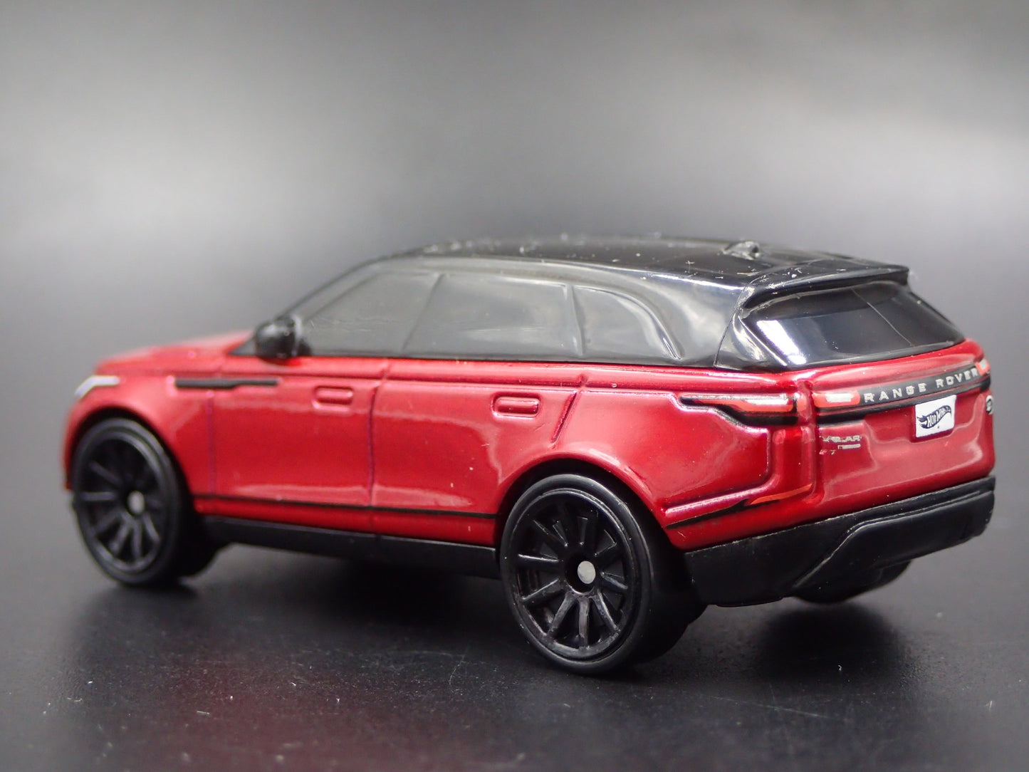 2017-2025 RANGE ROVER VELAR 1/64 SCALE COLLECTIBLE DIORAMA DIECAST MODEL CAR