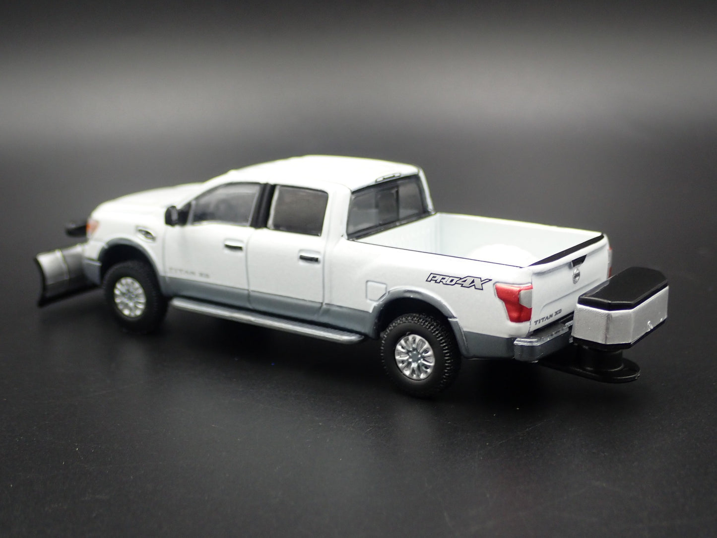 2016-2024 NISSAN TITAN XD PRO-4X TRUCK W/ SNOWPLOW 1:64 SCALE DIECAST MODEL CAR