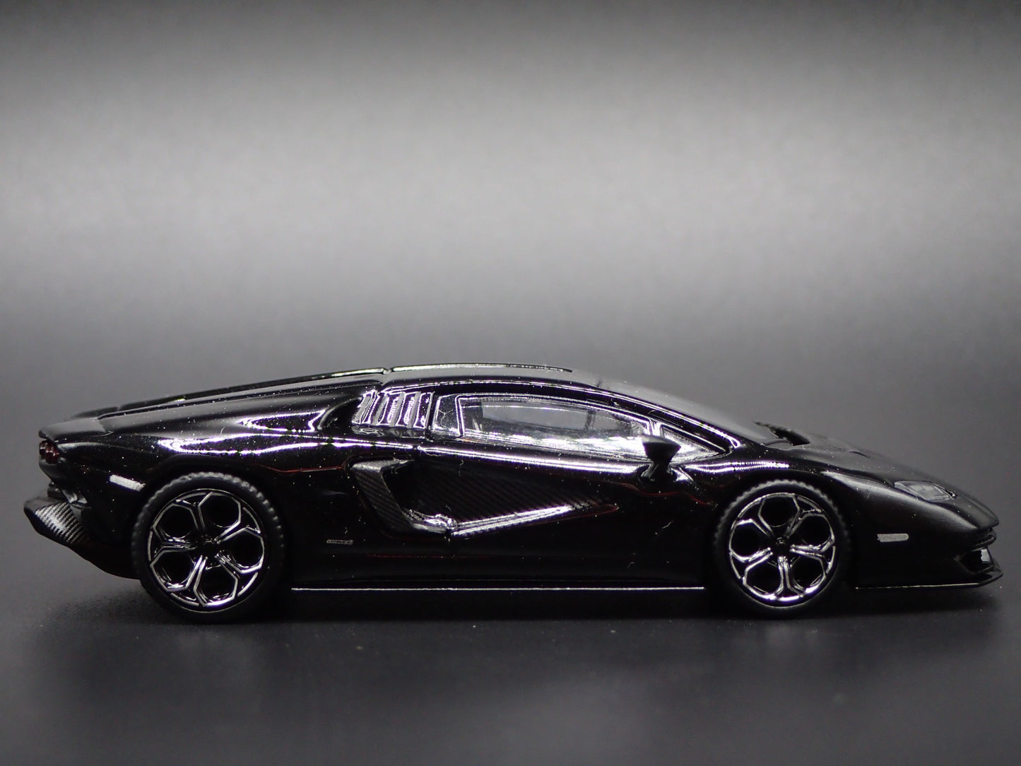 2021 21 LAMBORGHINI COUNTACH LPI 800-4 1:64 SCALE COLLECTIBLE DIECAST MODEL CAR