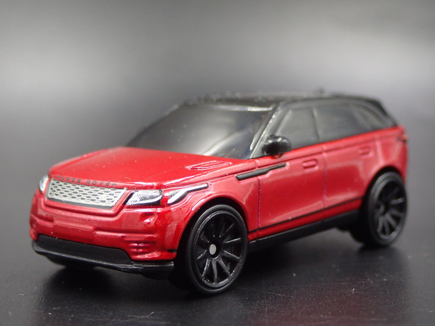 2017-2025 RANGE ROVER VELAR 1/64 SCALE COLLECTIBLE DIORAMA DIECAST MODEL CAR