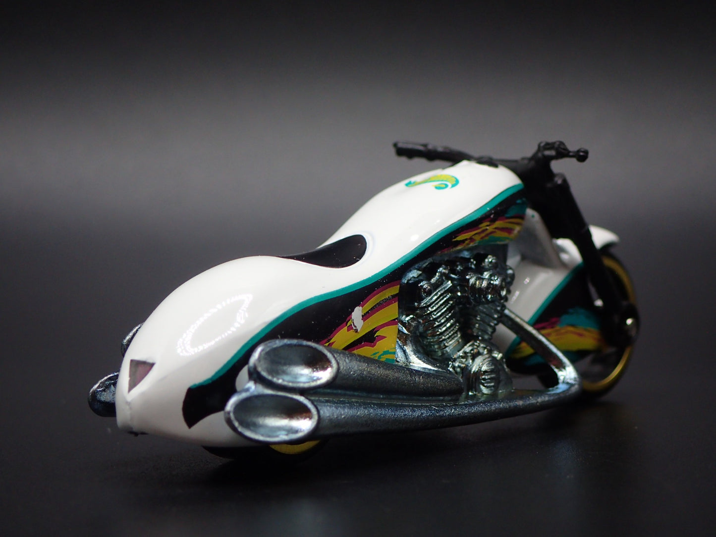 SCORCHIN SCOOTER MOTORCYCLE MERVYNS CA 1:64 HW SCALE DIORAMA DIECAST MODEL CAR