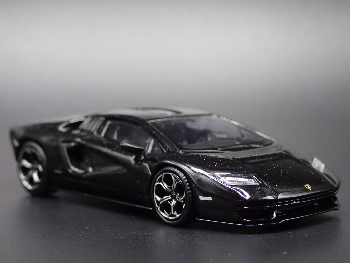 2021 21 LAMBORGHINI COUNTACH LPI 800-4 1:64 SCALE COLLECTIBLE DIECAST MODEL CAR