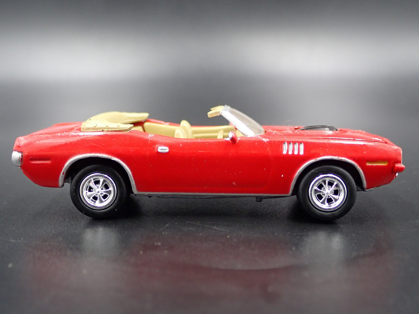 1971 71 PLYMOUTH HEMI CUDA CONVERTIBLE RED 1/64 SCALE LIMITED DIECAST MODEL CAR