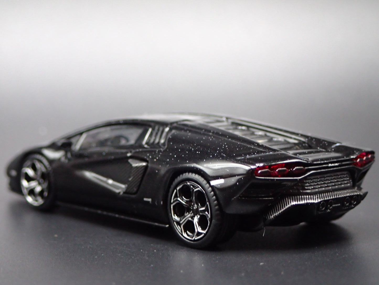 2021 21 LAMBORGHINI COUNTACH LPI 800-4 1:64 SCALE COLLECTIBLE DIECAST MODEL CAR