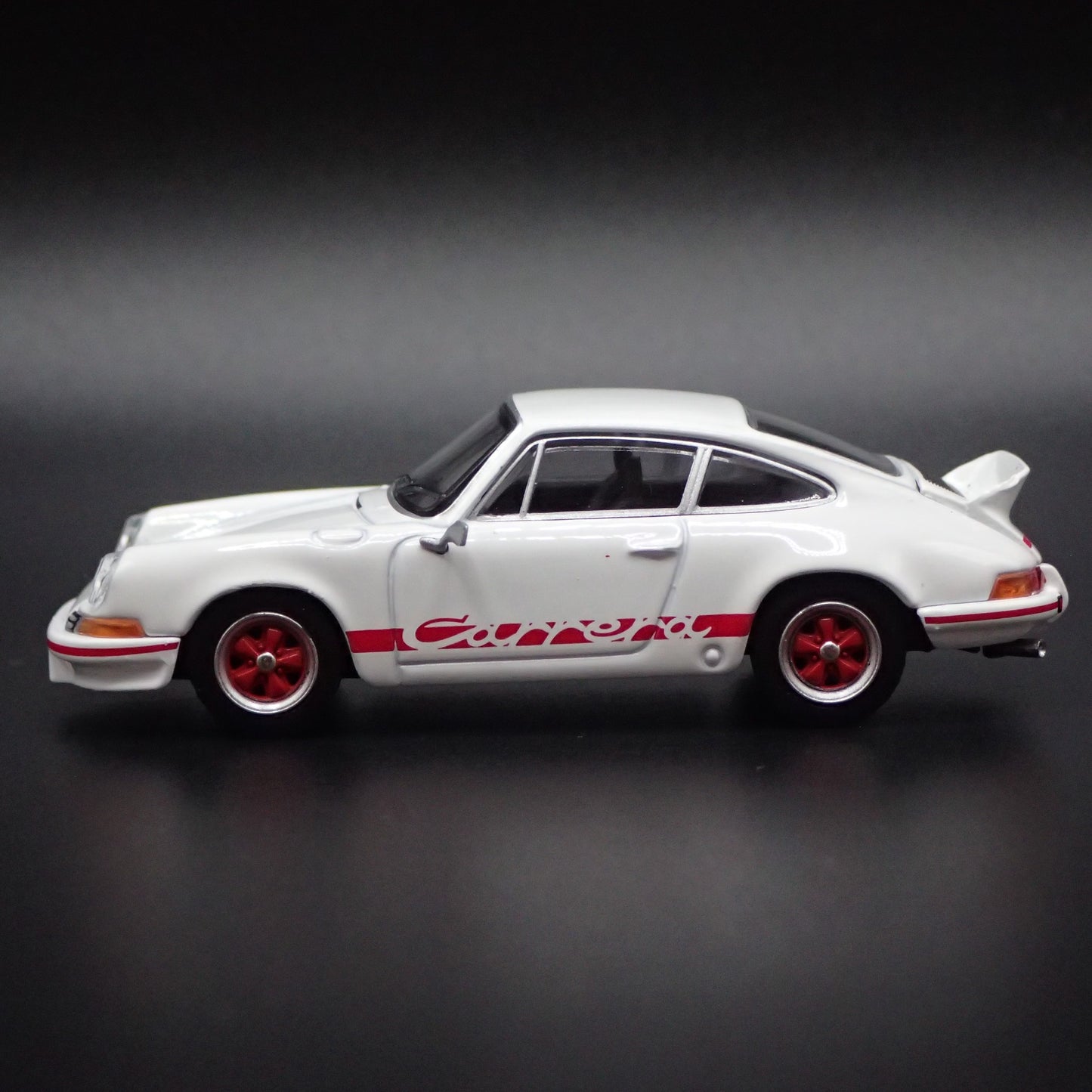 1973-1977 PORSCHE 911 CARRERA RS 2.7 1:64 SCALE COLLECTIBLE DIECAST MODEL CAR