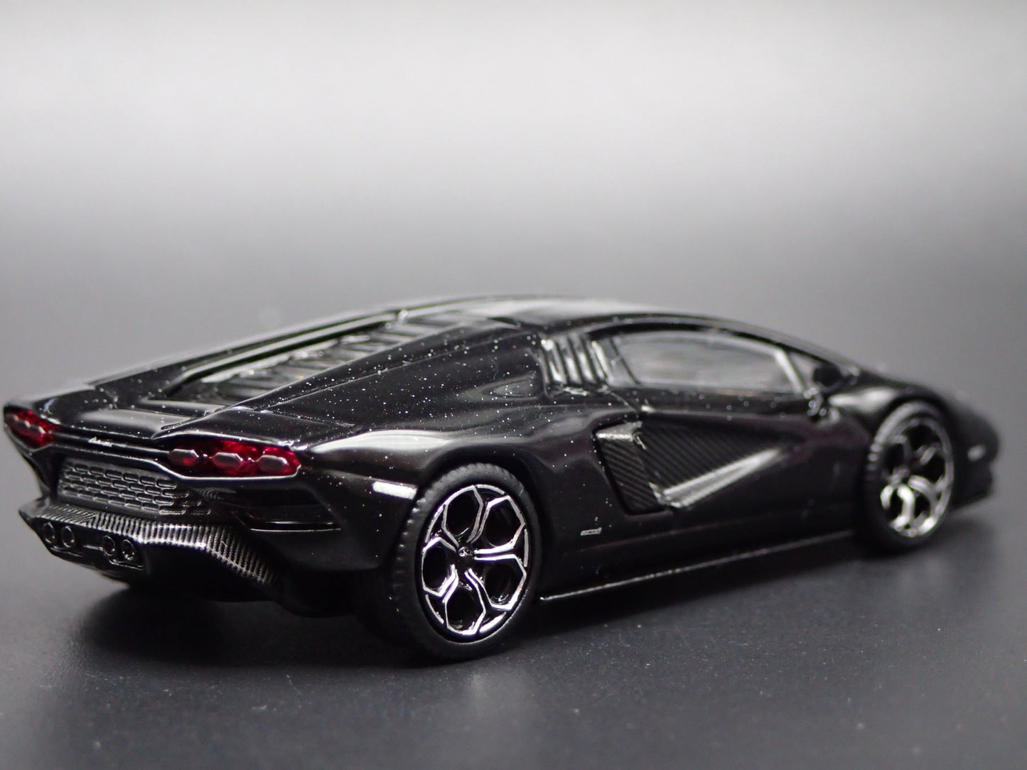 2021 21 LAMBORGHINI COUNTACH LPI 800-4 1:64 SCALE COLLECTIBLE DIECAST MODEL CAR