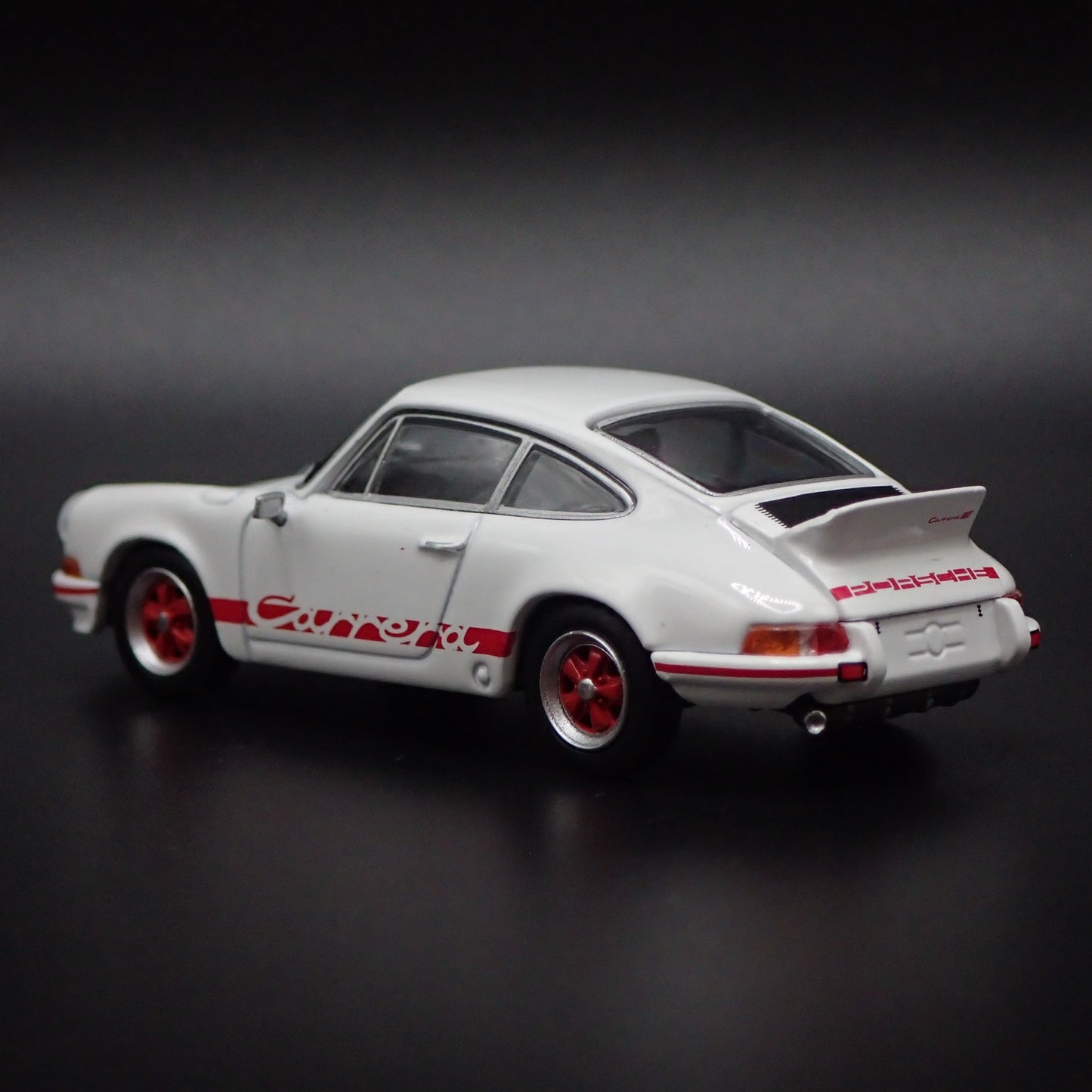 1973-1977 PORSCHE 911 CARRERA RS 2.7 1:64 SCALE COLLECTIBLE DIECAST MODEL CAR