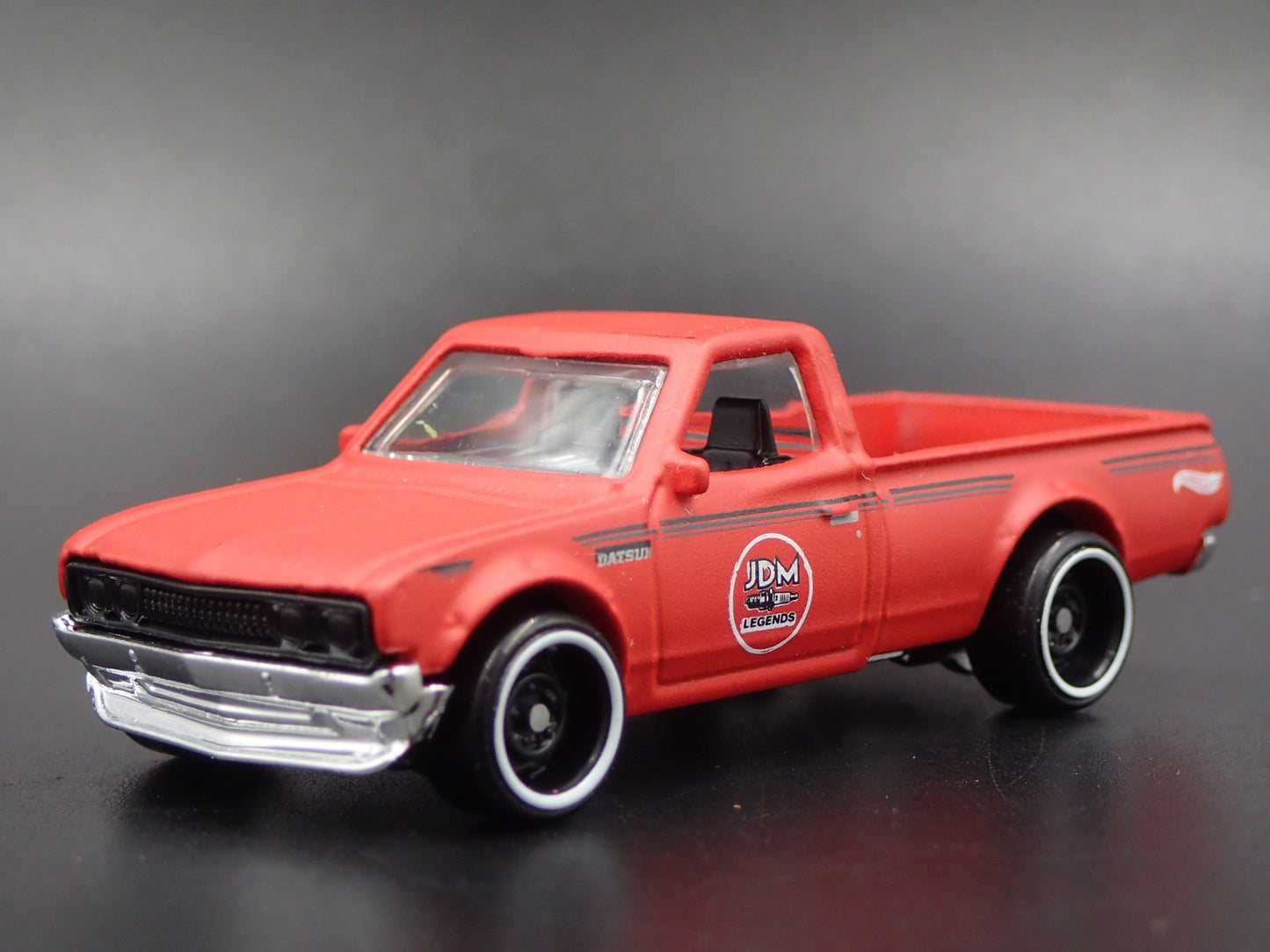 1973-1979 DATSUN 620 PICKUP TRUCK JDM RED 1:64 SCALE DIORAMA DIECAST MODEL CAR