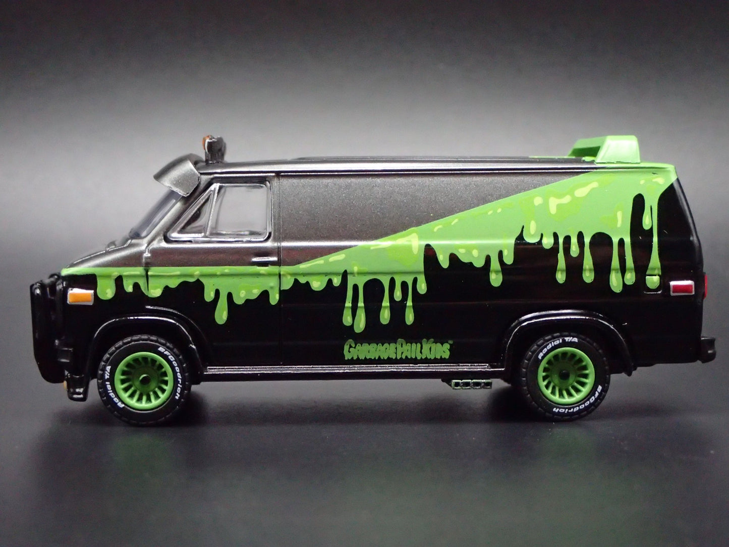 1983 83 GMC VANDURA VAN BLACK GPK 1/64 SCALE COLLECTIBLE DIECAST MODEL CAR