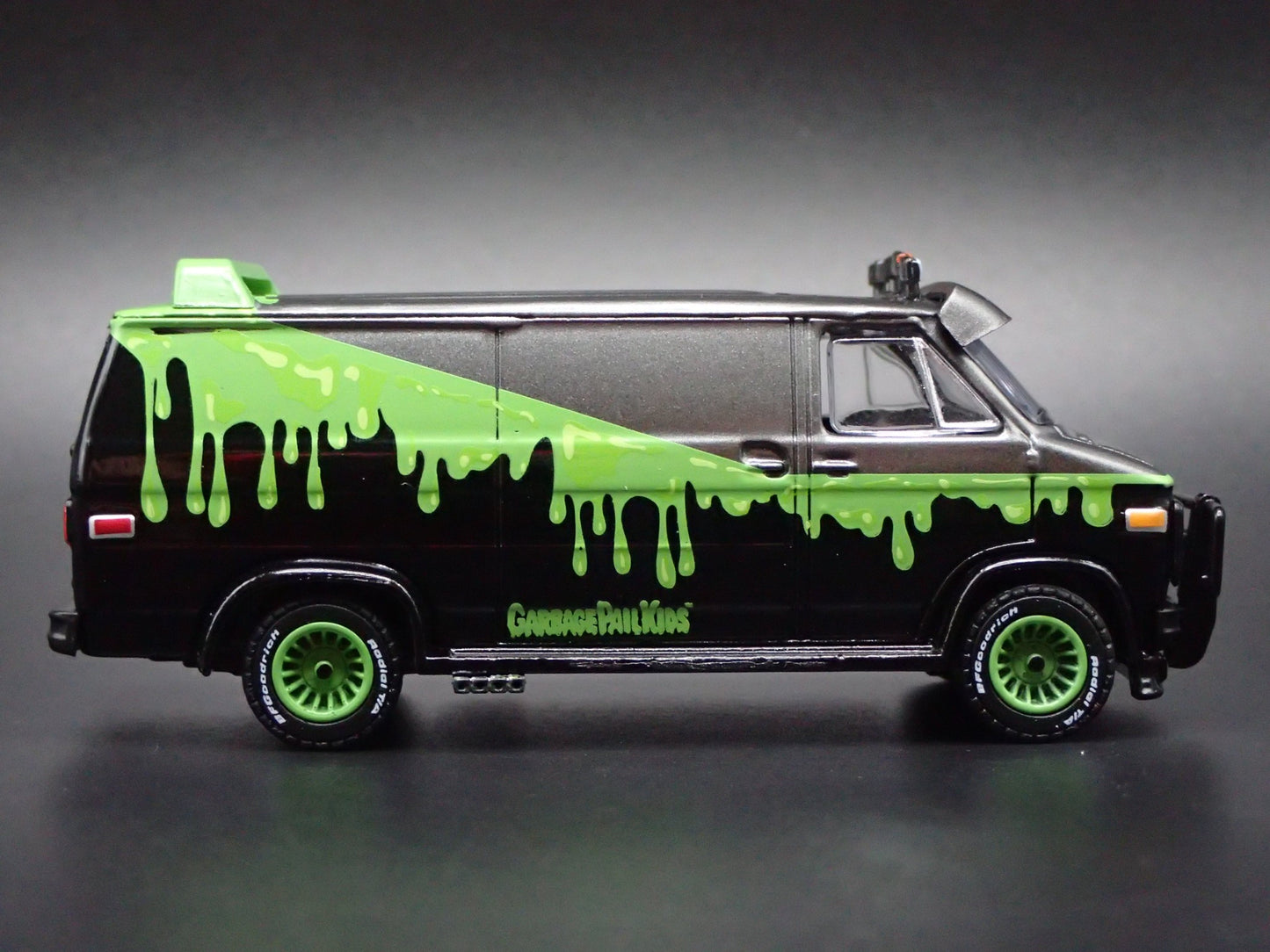 1983 83 GMC VANDURA VAN BLACK GPK 1/64 SCALE COLLECTIBLE DIECAST MODEL CAR