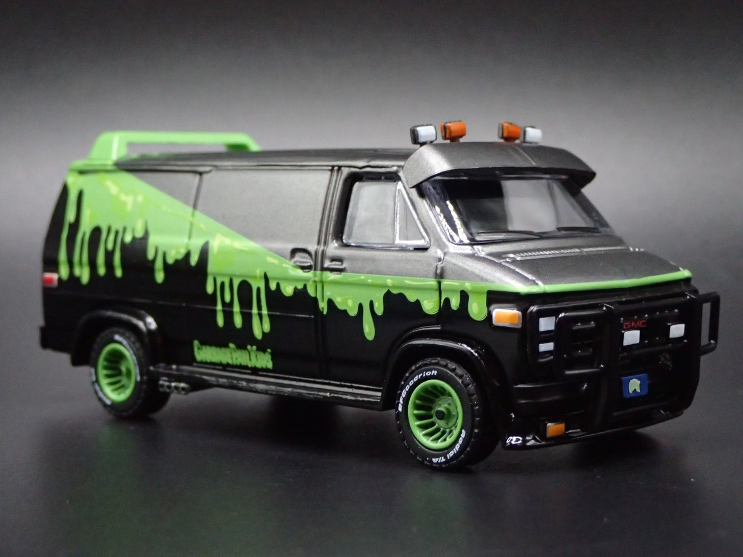 1983 83 GMC VANDURA VAN BLACK GPK 1/64 SCALE COLLECTIBLE DIECAST MODEL CAR