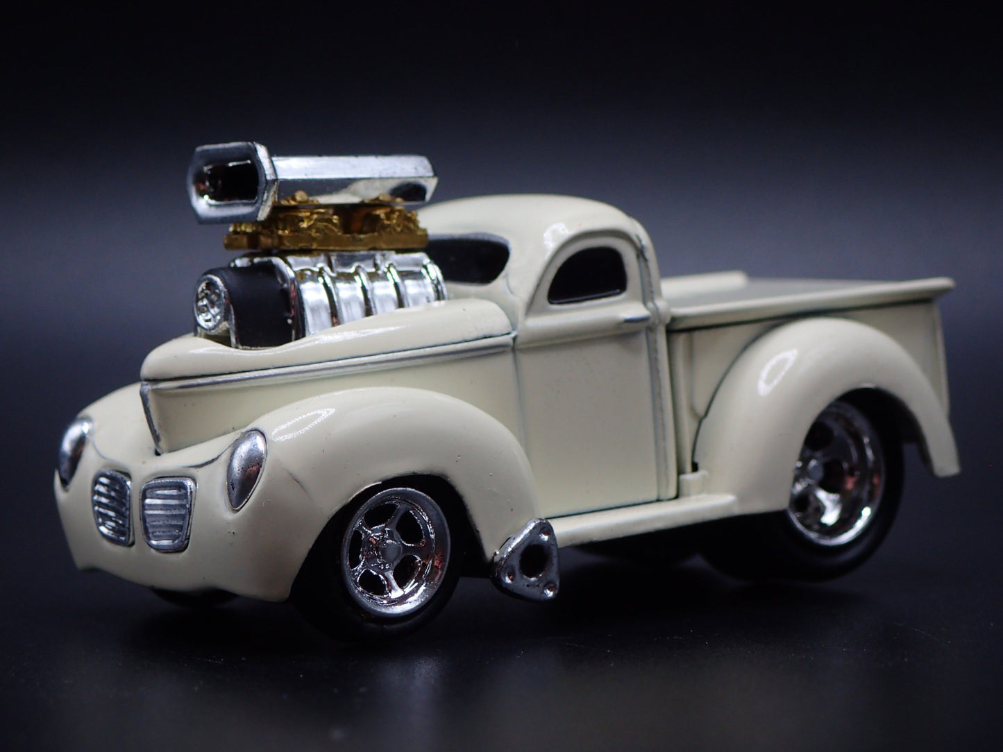 1940 40 WILLYS GASSER PICKUP w BLOWER WHITE 1:64 SCALE DIORAMA DIECAST MODEL CAR