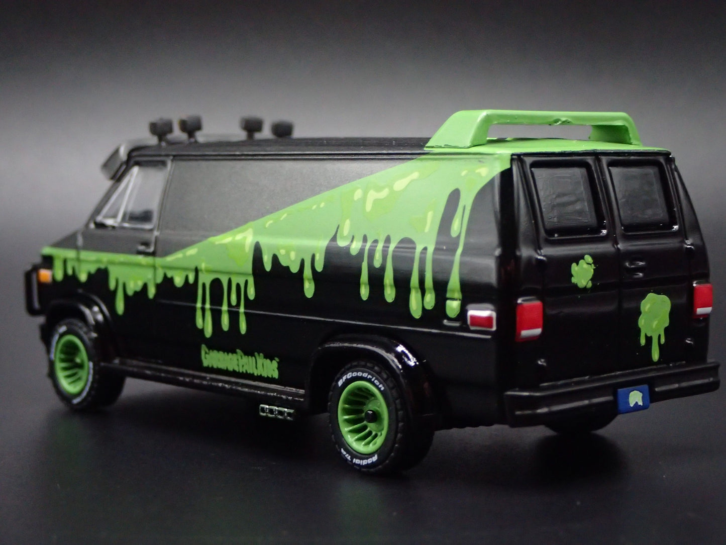 1983 83 GMC VANDURA VAN BLACK GPK 1/64 SCALE COLLECTIBLE DIECAST MODEL CAR