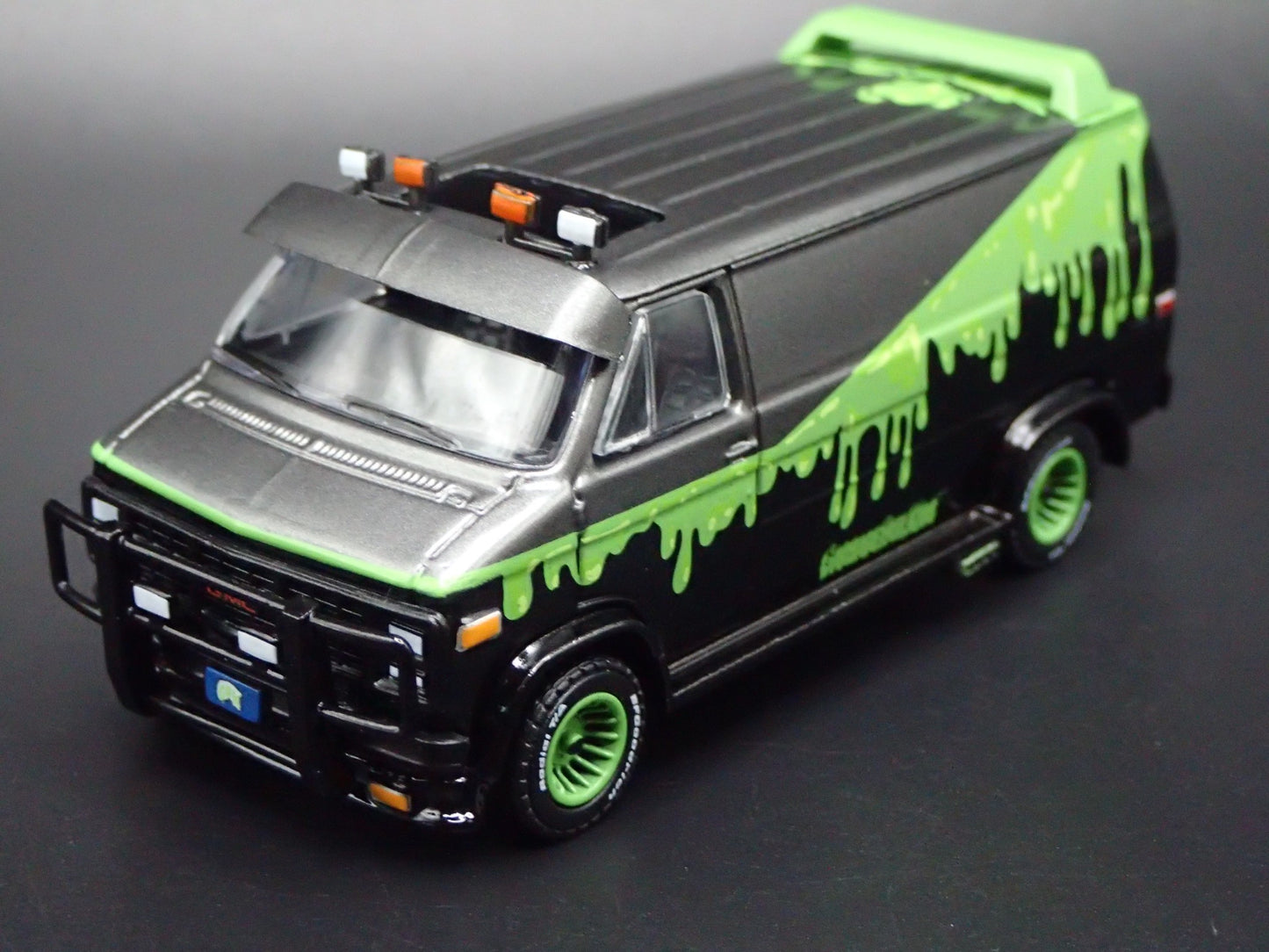 1983 83 GMC VANDURA VAN BLACK GPK 1/64 SCALE COLLECTIBLE DIECAST MODEL CAR