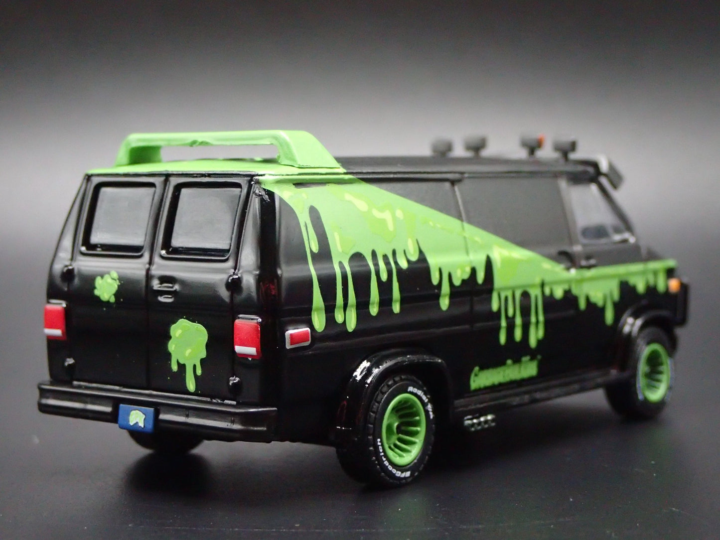 1983 83 GMC VANDURA VAN BLACK GPK 1/64 SCALE COLLECTIBLE DIECAST MODEL CAR