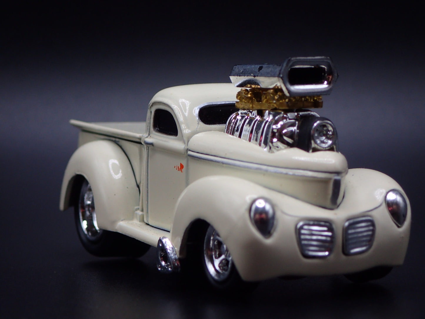 1940 40 WILLYS GASSER PICKUP w BLOWER WHITE 1:64 SCALE DIORAMA DIECAST MODEL CAR