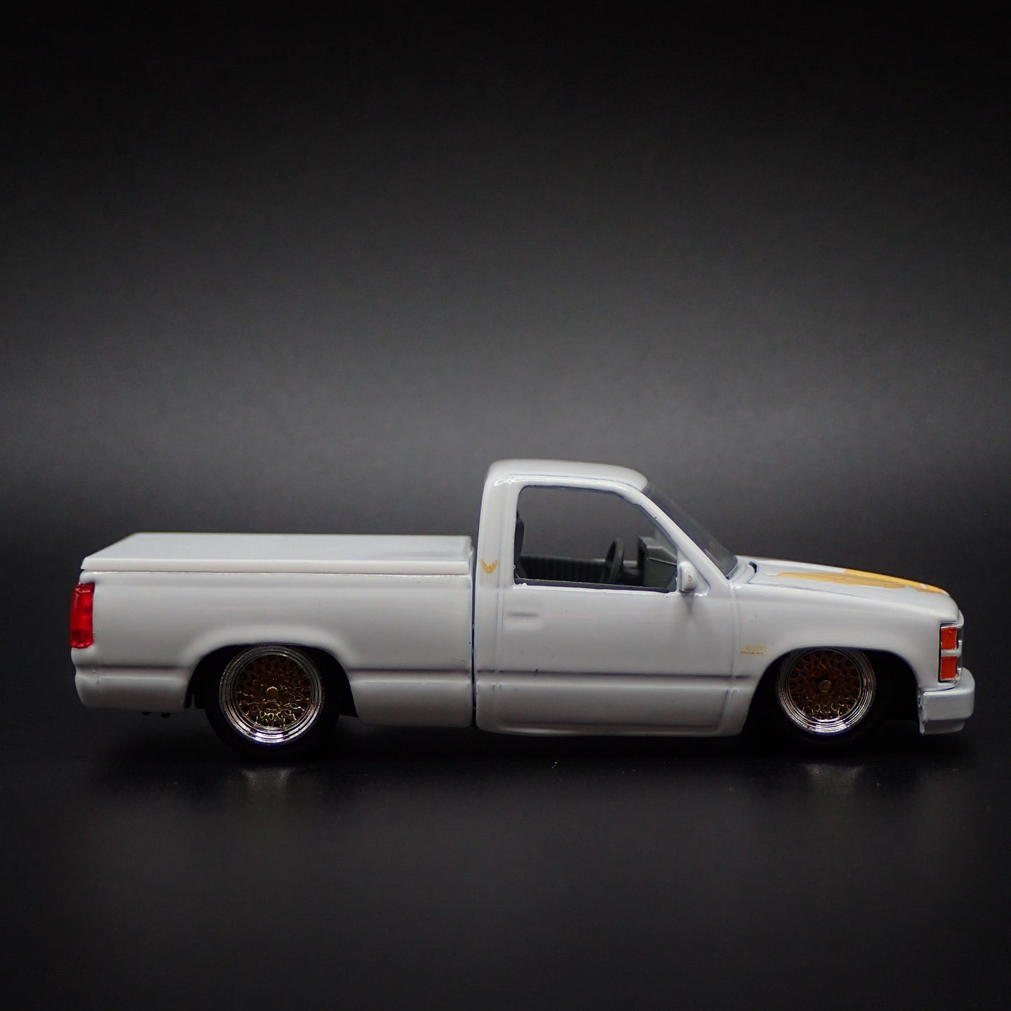 1988 88 GMC SIERRA 1500 PICKUP TRUCK SQUAREBODY OBS 1/64 SCALE DIECAST MODEL CAR