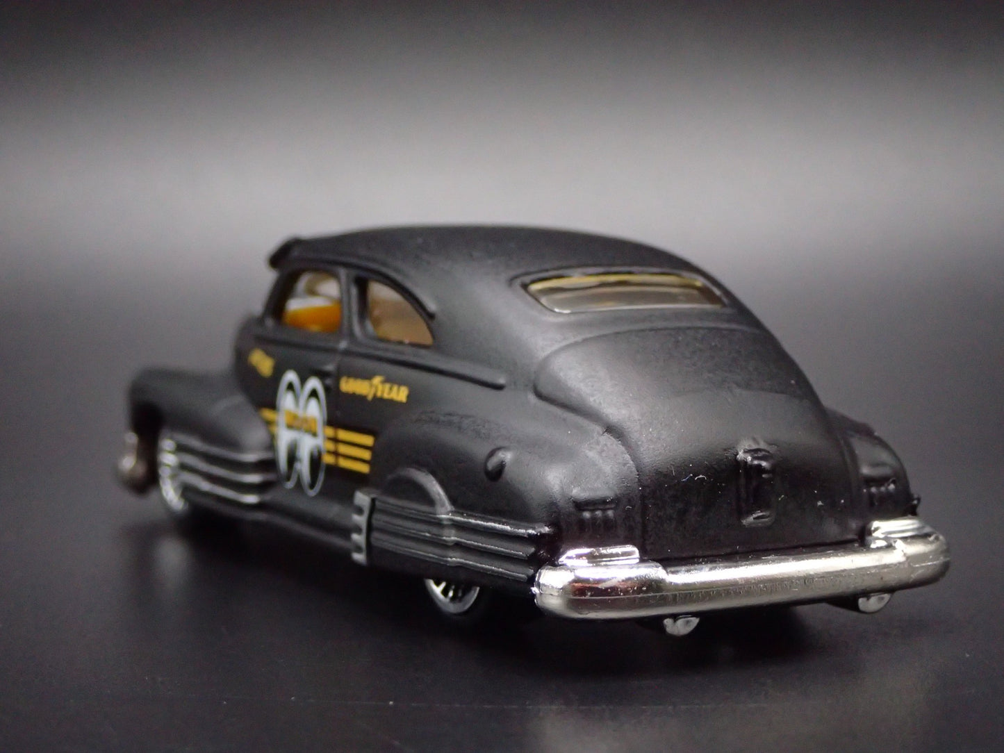 1947 47 CHEVY CHEVROLET FLEETLINE MOONEYES 1:64 SCALE DIORAMA DIECAST MODEL CAR