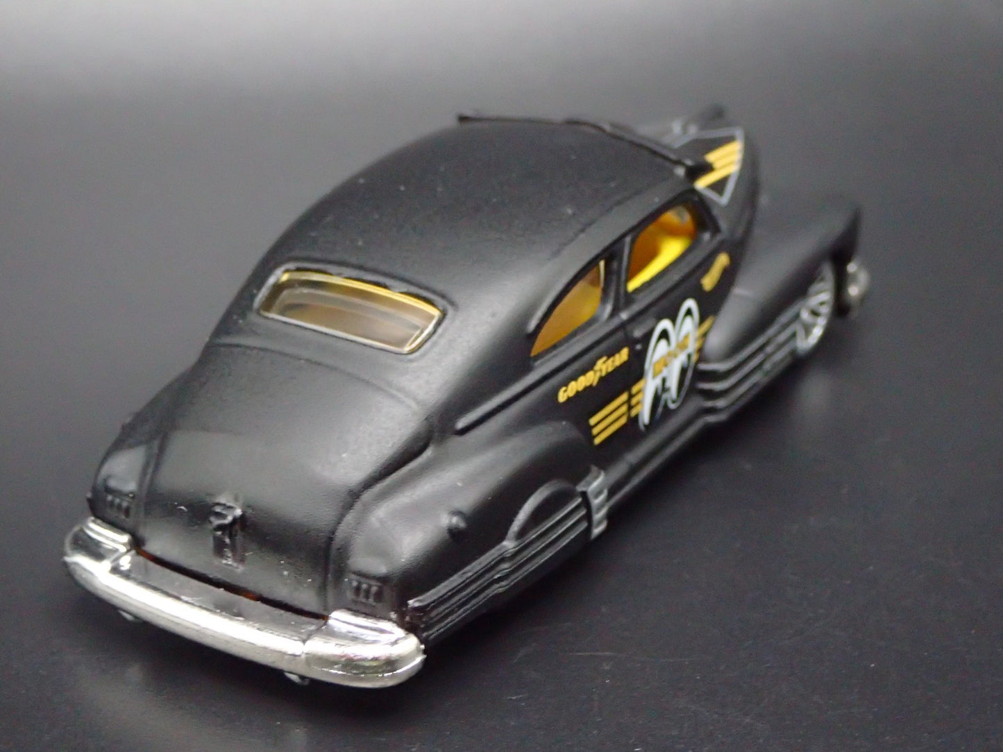 1947 47 CHEVY CHEVROLET FLEETLINE MOONEYES 1:64 SCALE DIORAMA DIECAST MODEL CAR