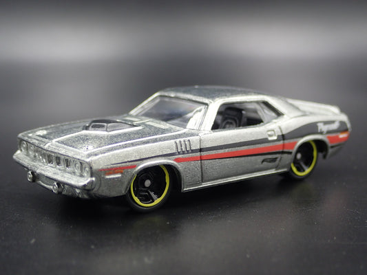 1971 71 PLYMOUTH HEMI CUDA RARE 1:64 SCALE COLLECTIBLE DIORAMA DIECAST MODEL CAR