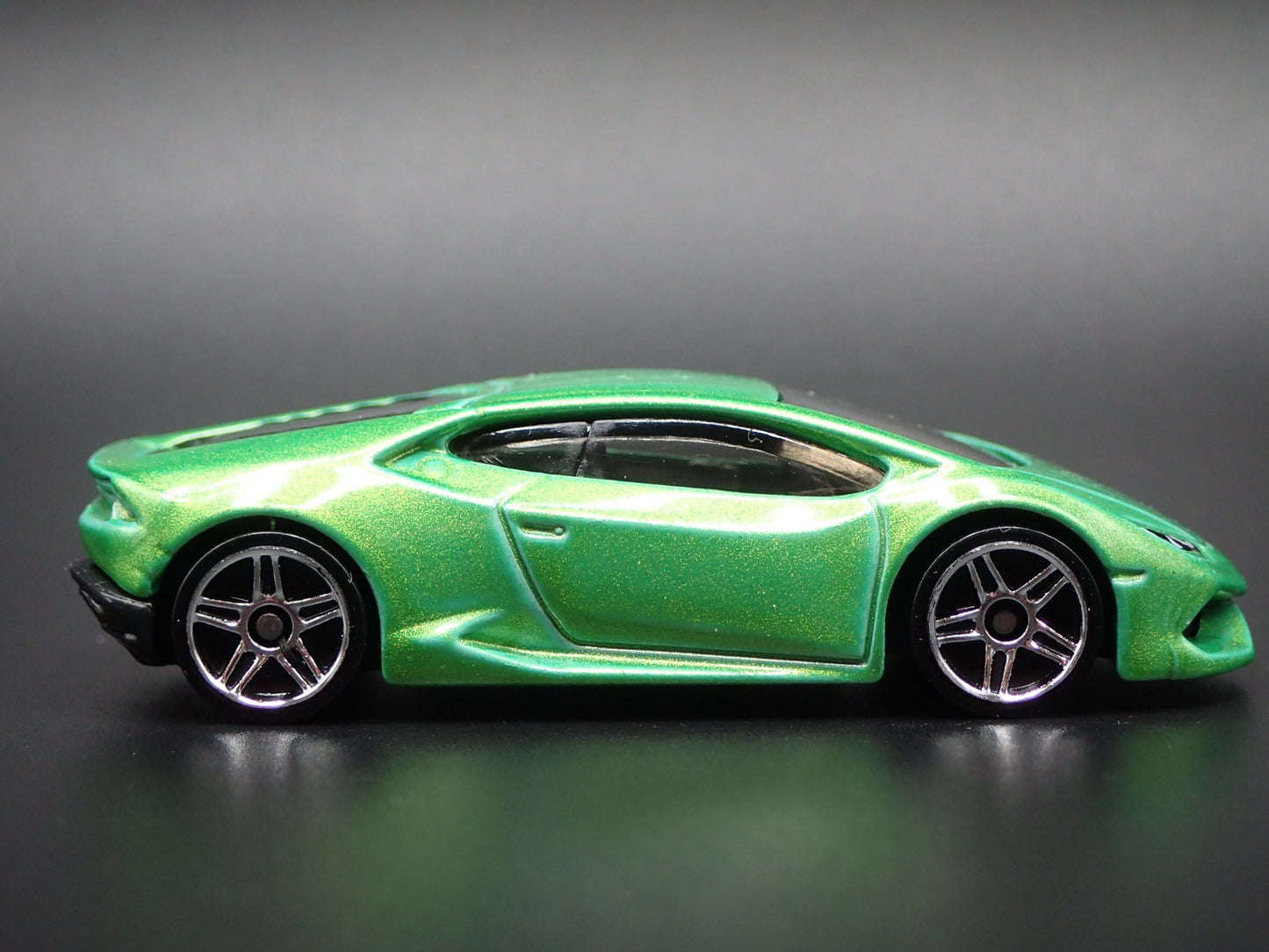 2014-2019 LAMBORGHINI HURACAN LP 610-4 SUPER CAR 1:64 SCALE DIECAST MODEL CAR