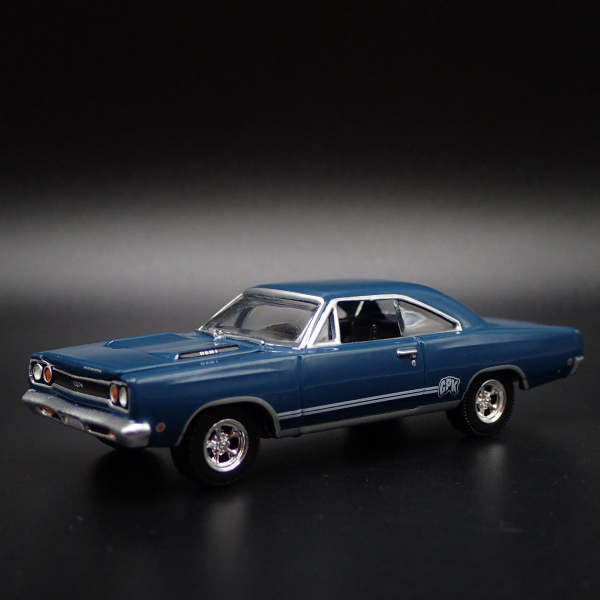 1968 68 PLYMOUTH GTX HEMI GPK 1:64 SCALE COLLECTIBLE DIORAMA DIECAST MODEL CAR-Burning Rubber Toy Company