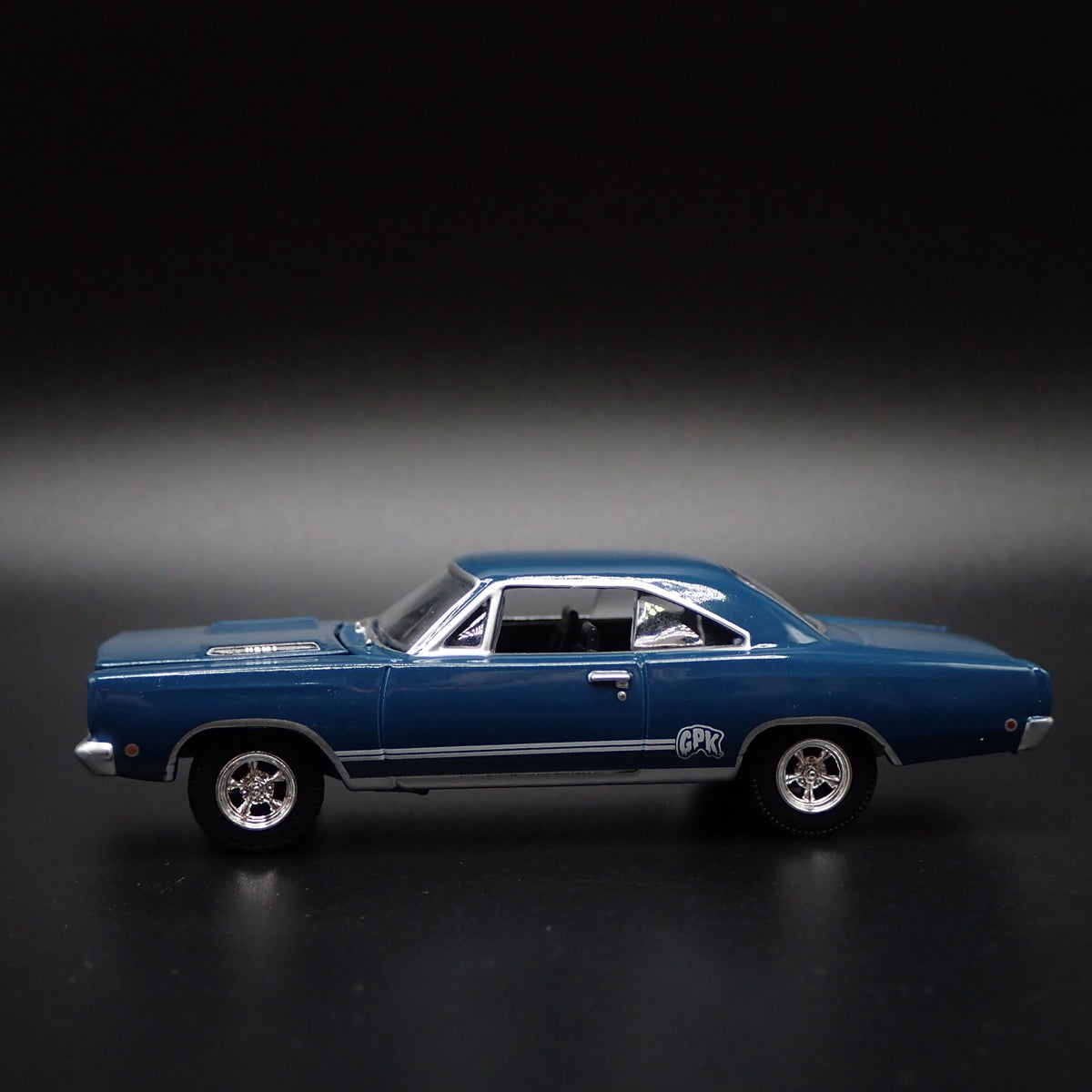 1968 68 PLYMOUTH GTX HEMI GPK 1:64 SCALE COLLECTIBLE DIORAMA DIECAST MODEL CAR-Burning Rubber Toy Company