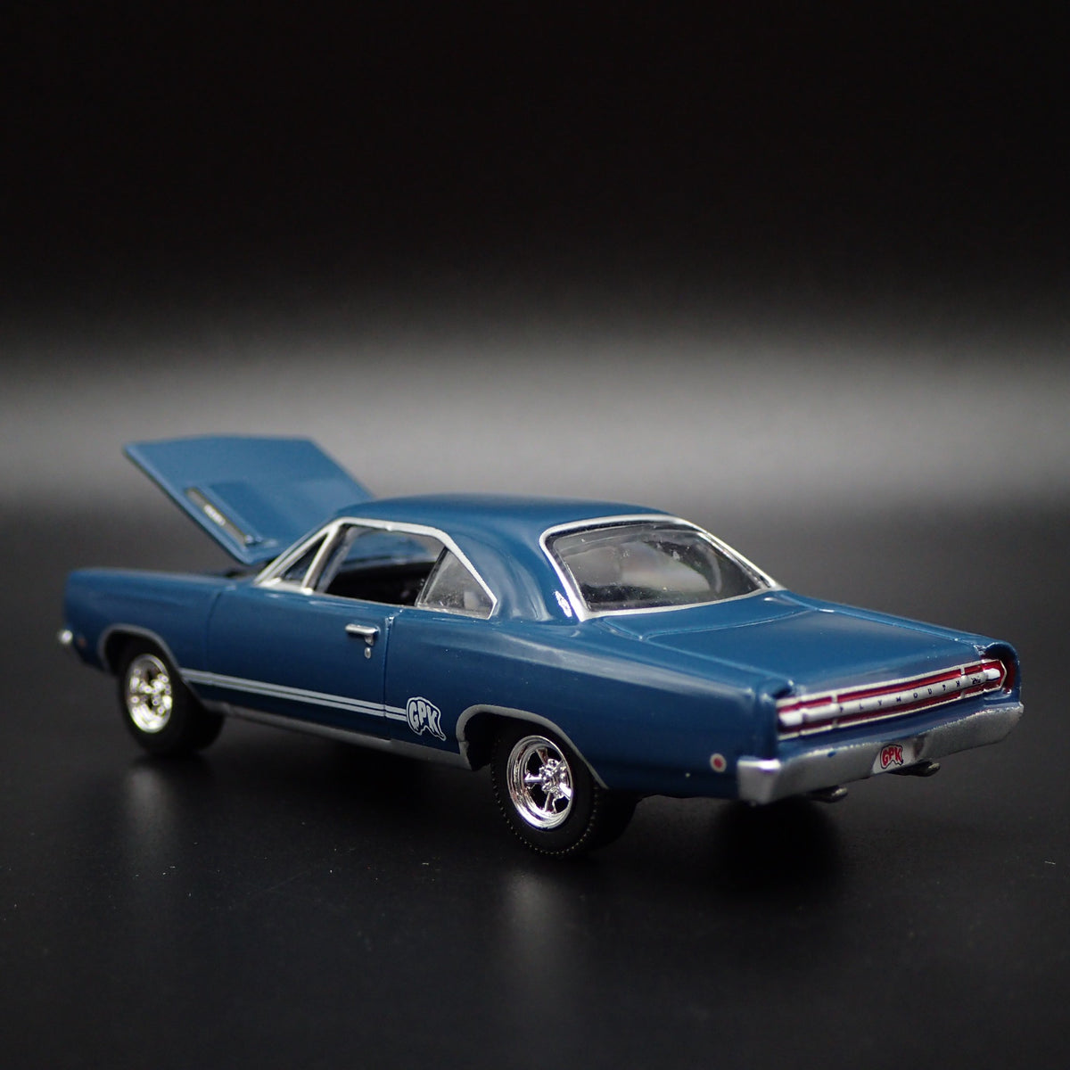 1968 68 PLYMOUTH GTX HEMI GPK 1:64 SCALE COLLECTIBLE DIORAMA DIECAST MODEL CAR-Burning Rubber Toy Company