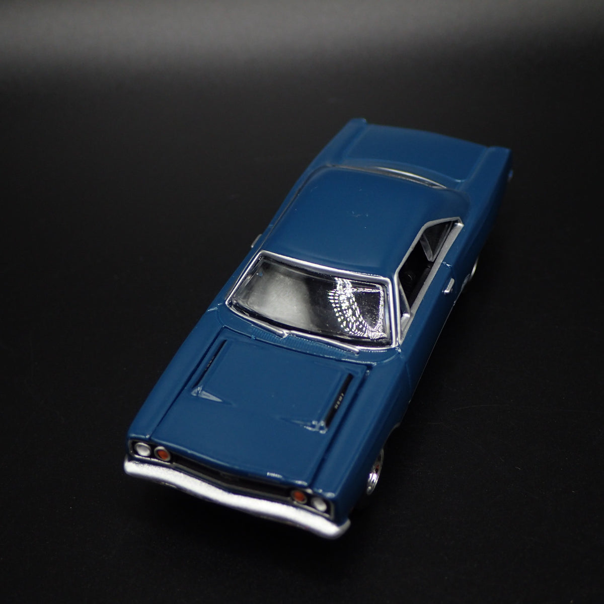 1968 68 PLYMOUTH GTX HEMI GPK 1:64 SCALE COLLECTIBLE DIORAMA DIECAST MODEL CAR-Burning Rubber Toy Company