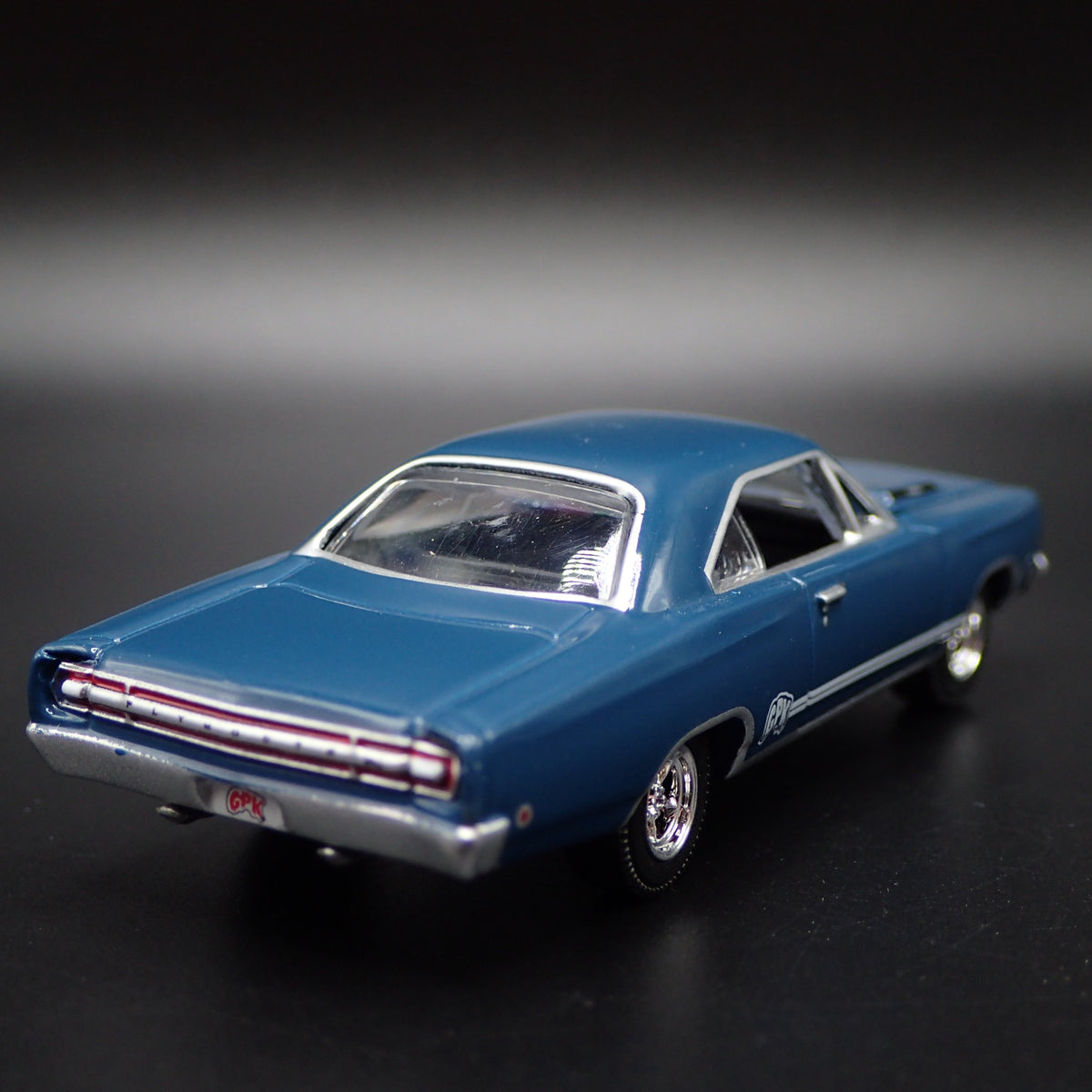 1968 68 PLYMOUTH GTX HEMI GPK 1:64 SCALE COLLECTIBLE DIORAMA DIECAST MODEL CAR-Burning Rubber Toy Company