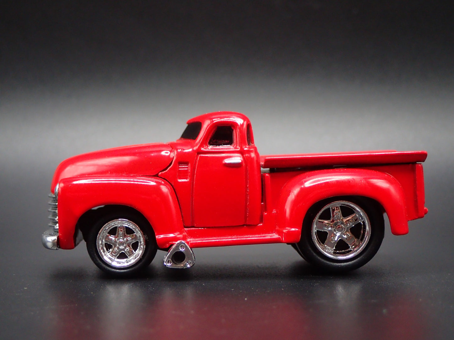 1953 53 CHEVY CHEVROLET PICKUP TRUCK RED 1:64 SCALE DIORAMA DIECAST MODEL CAR