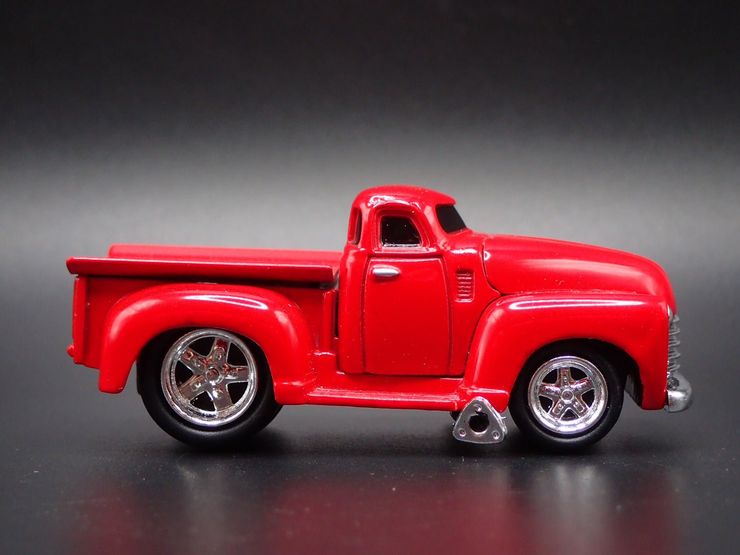 1953 53 CHEVY CHEVROLET PICKUP TRUCK RED 1:64 SCALE DIORAMA DIECAST MODEL CAR
