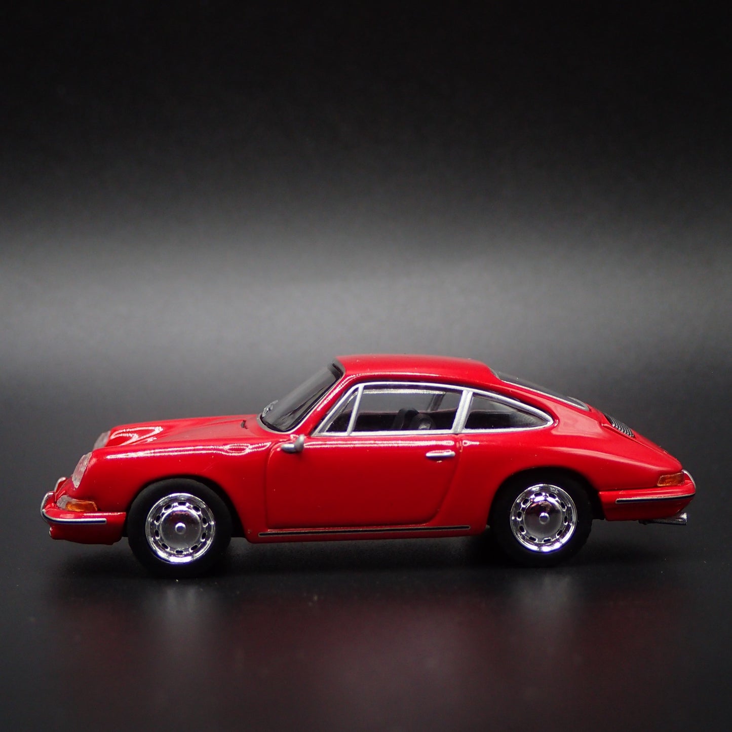 1963-1964 PORSCHE 901 911 RED 1:64 SCALE COLLECTIBLE DIORAMA DIECAST MODEL CAR