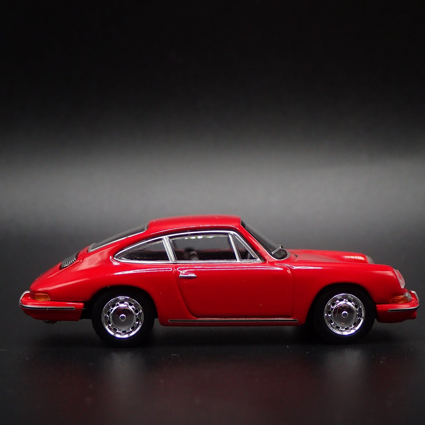 1963-1964 PORSCHE 901 911 RED 1:64 SCALE COLLECTIBLE DIORAMA DIECAST MODEL CAR