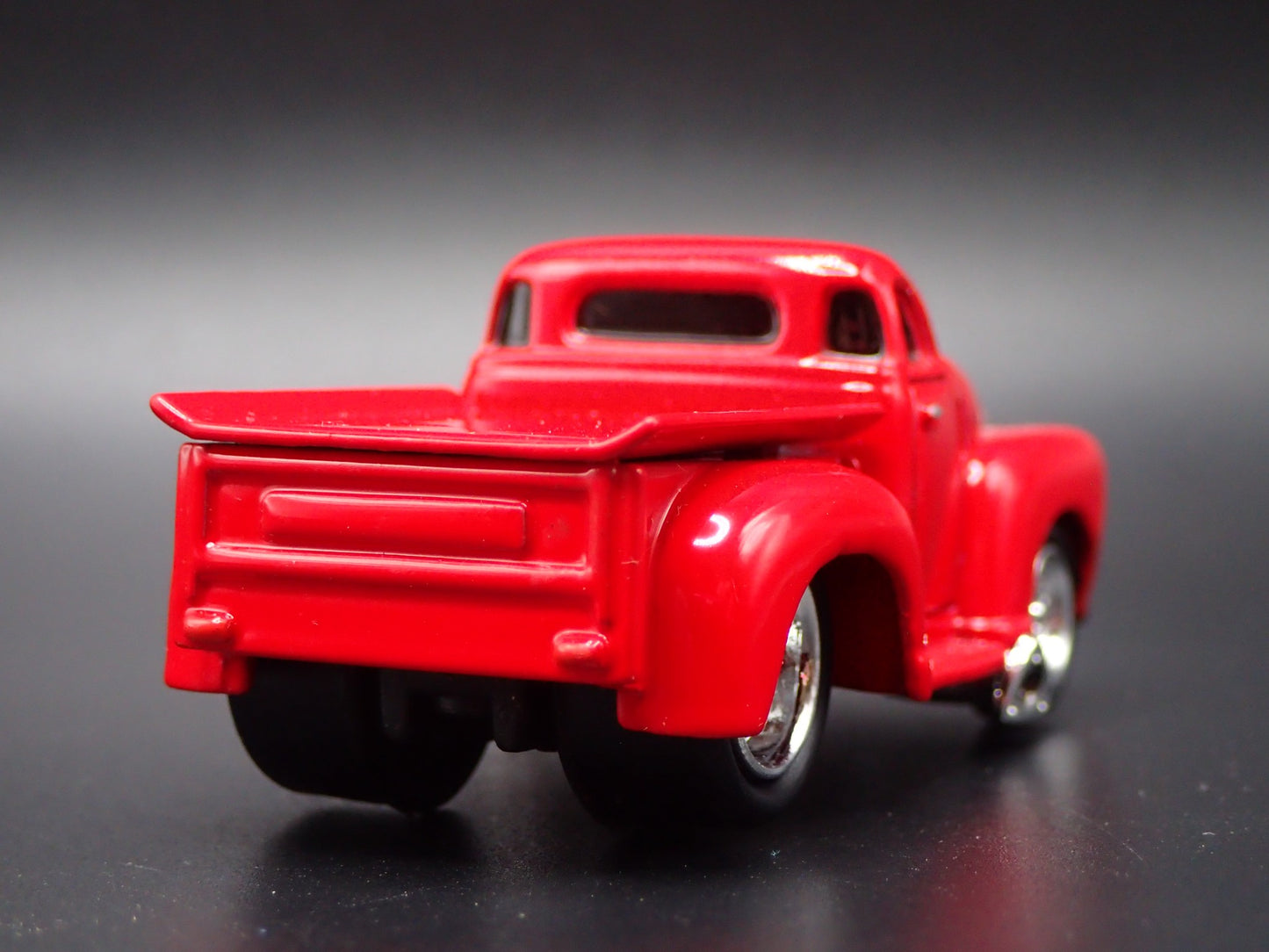 1953 53 CHEVY CHEVROLET PICKUP TRUCK RED 1:64 SCALE DIORAMA DIECAST MODEL CAR