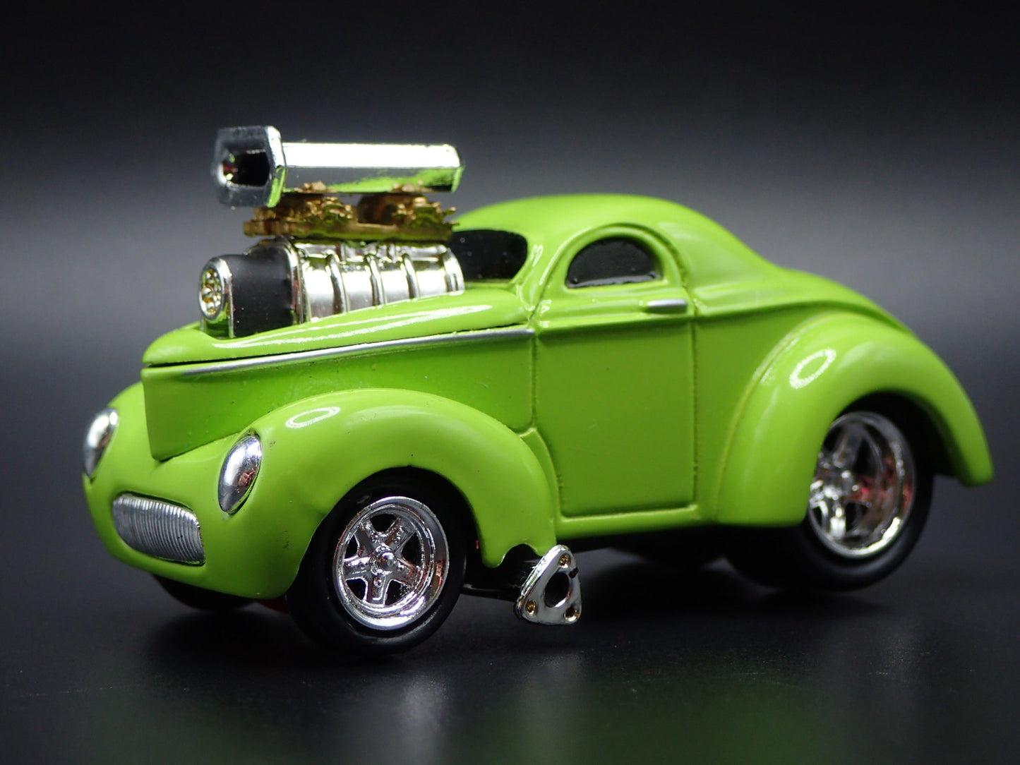 1941 41 WILLYS COUPE GASSER w/ BLOWER NHRA 1:64 SCALE DIORAMA DIECAST MODEL CAR