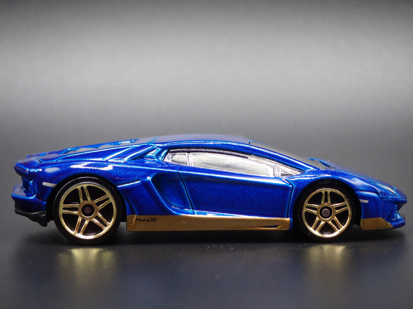 2017 17 LAMBORGHINI AVENTADOR MIURA HOMAGE SUPERCAR 1:64 SCALE DIECAST MODEL CAR