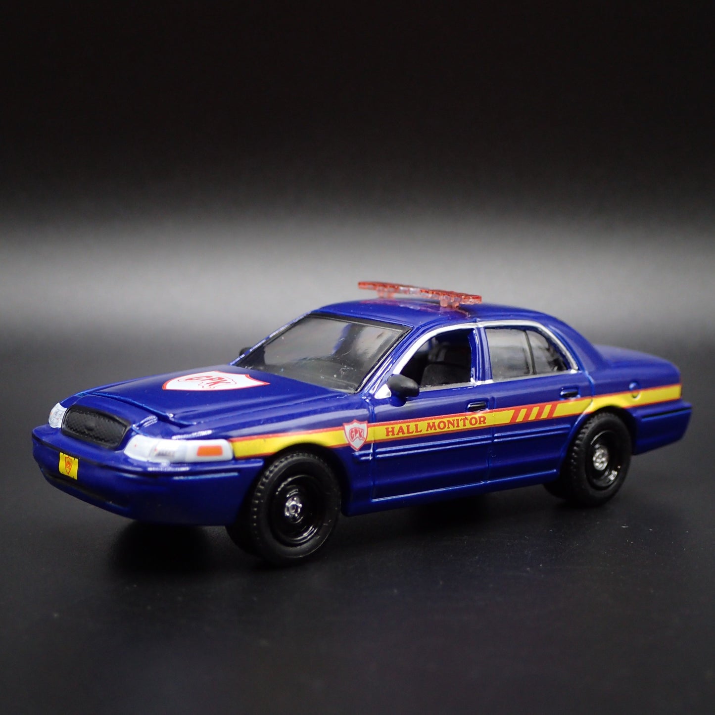 2008 FORD CROWN VICTORIA HALL MONITOR GPK 1:64 SCALE DIORAMA DIECAST MODEL CAR