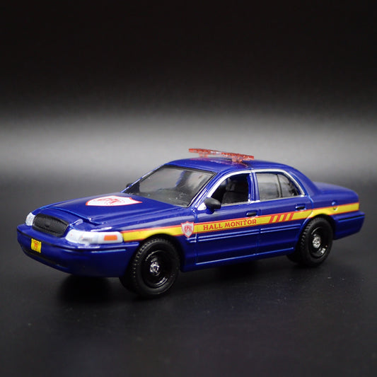2008 FORD CROWN VICTORIA HALL MONITOR GPK 1:64 SCALE DIORAMA DIECAST MODEL CAR