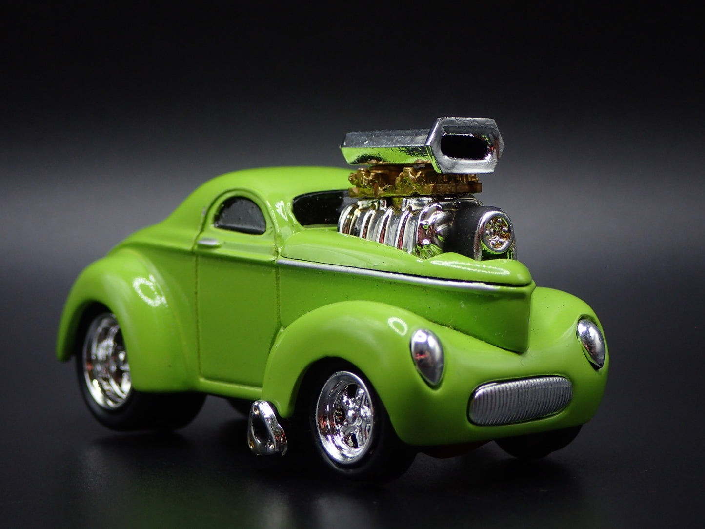 1941 41 WILLYS COUPE GASSER w/ BLOWER NHRA 1:64 SCALE DIORAMA DIECAST MODEL CAR