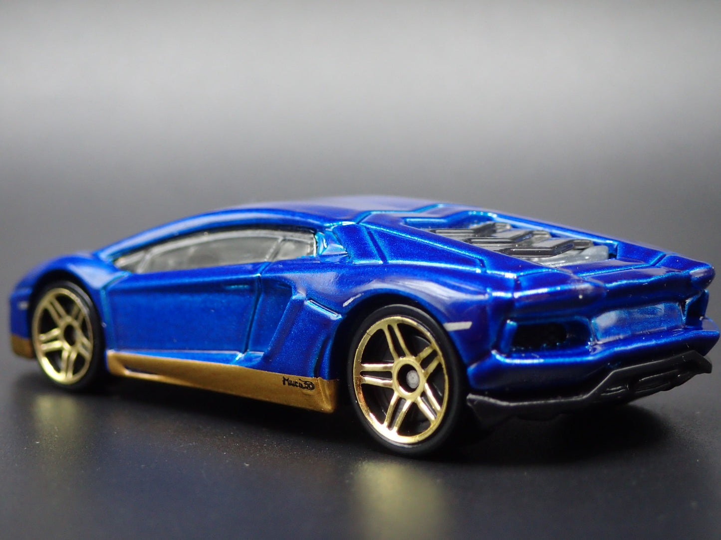 2017 17 LAMBORGHINI AVENTADOR MIURA HOMAGE SUPERCAR 1:64 SCALE DIECAST MODEL CAR