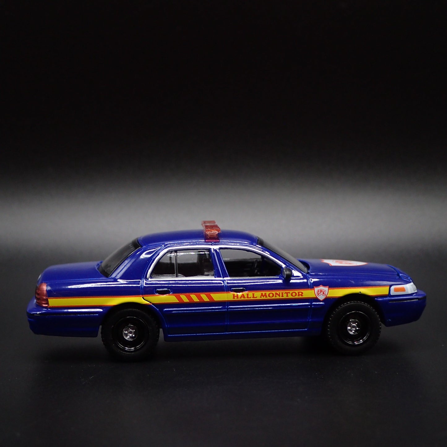 2008 FORD CROWN VICTORIA HALL MONITOR GPK 1:64 SCALE DIORAMA DIECAST MODEL CAR