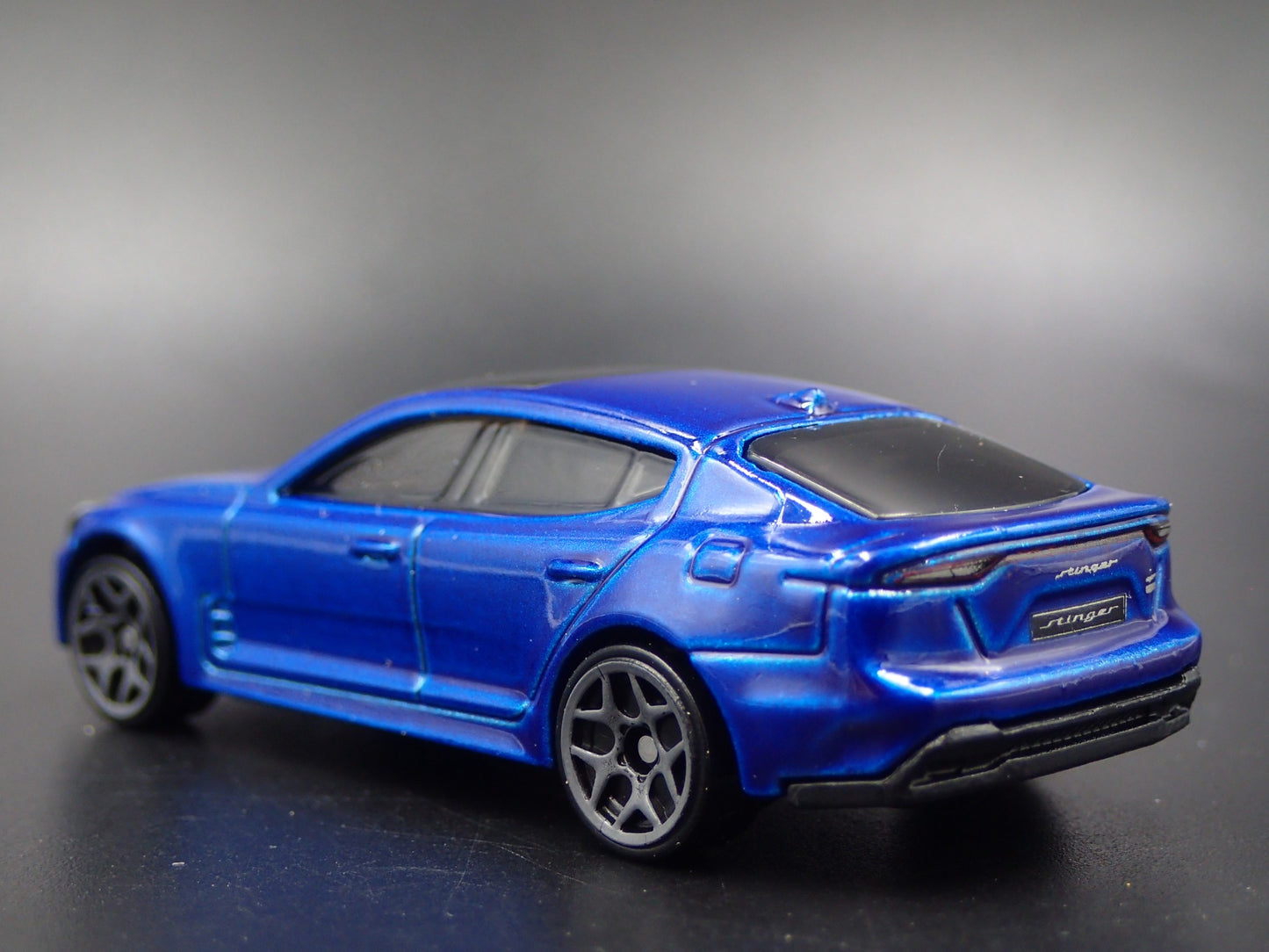 2018-2023 KIA STINGER GT BLUE 1:64 SCALE COLLECTIBLE DIORAMA DIECAST MODEL CAR