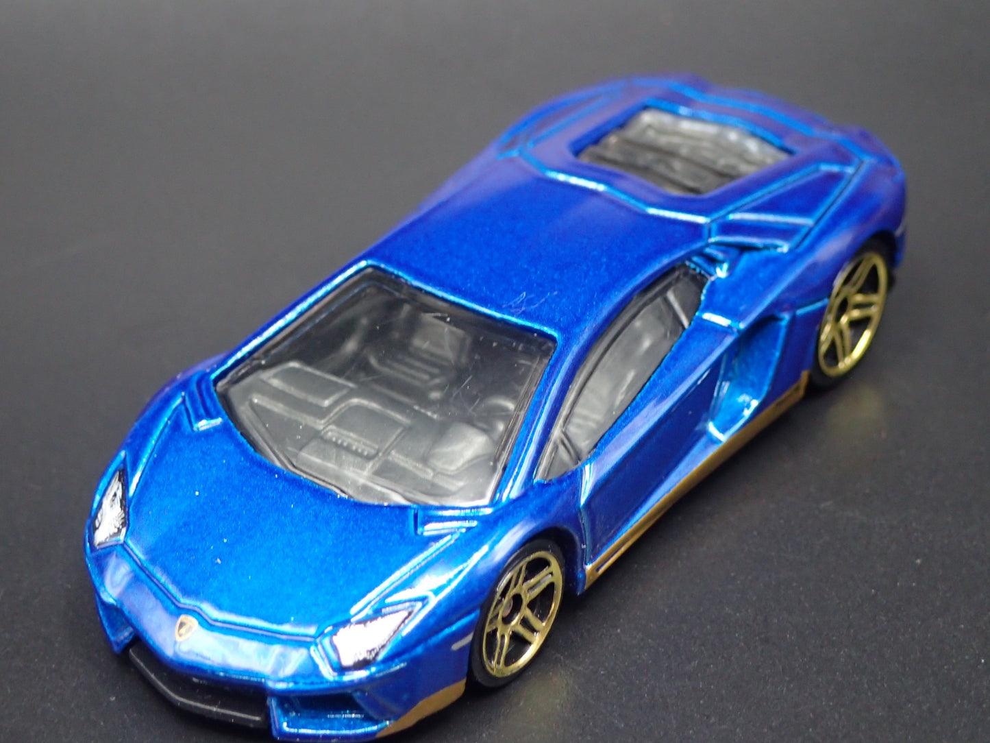 2017 17 LAMBORGHINI AVENTADOR MIURA HOMAGE SUPERCAR 1:64 SCALE DIECAST MODEL CAR