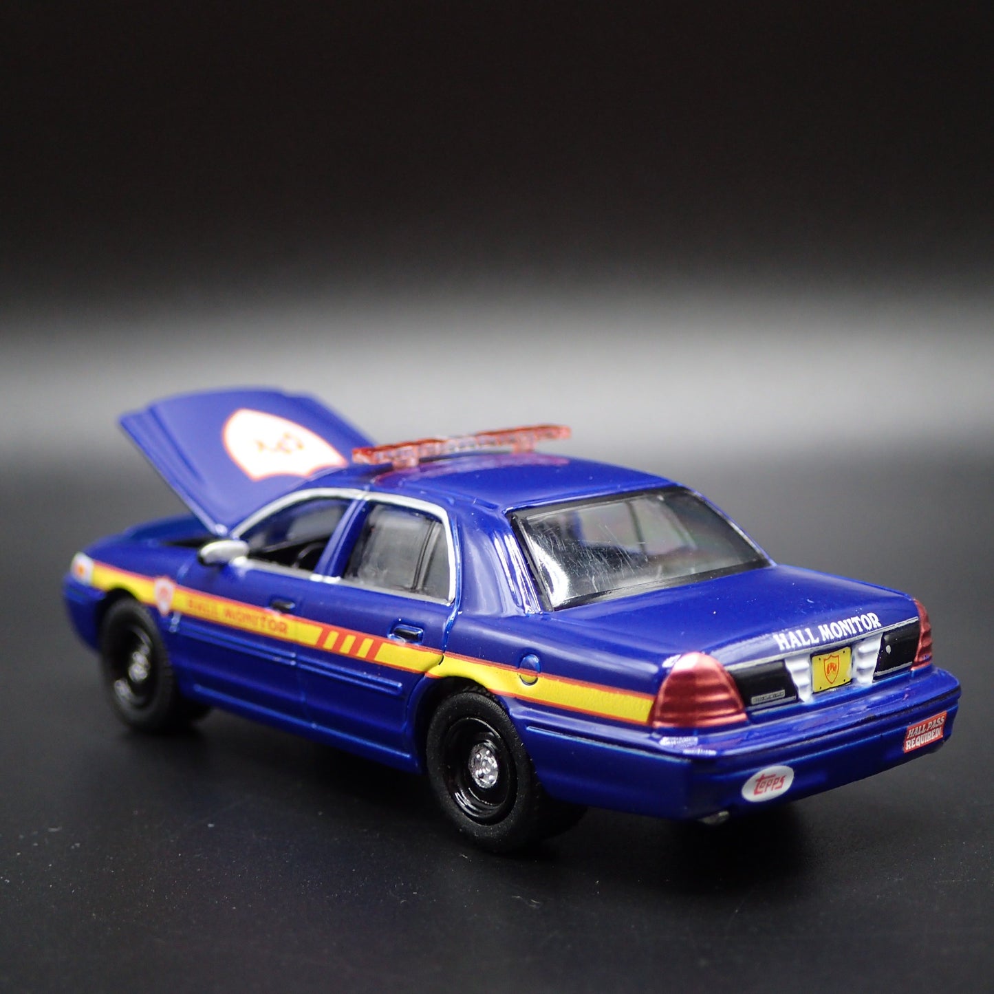 2008 FORD CROWN VICTORIA HALL MONITOR GPK 1:64 SCALE DIORAMA DIECAST MODEL CAR