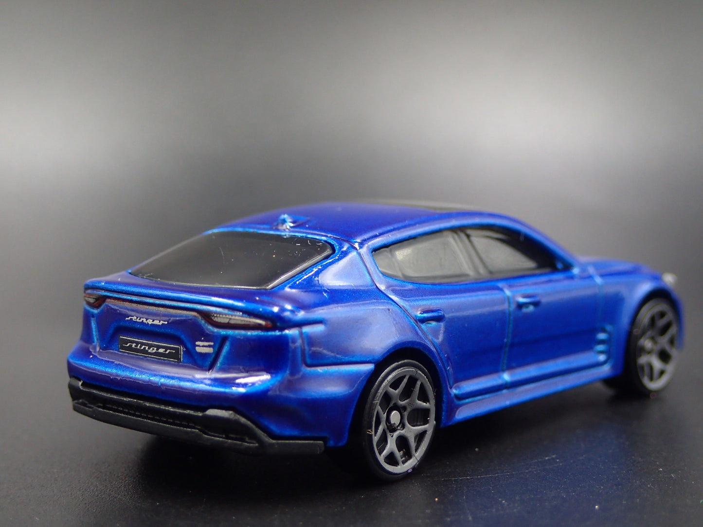 2018-2023 KIA STINGER GT BLUE 1:64 SCALE COLLECTIBLE DIORAMA DIECAST MODEL CAR